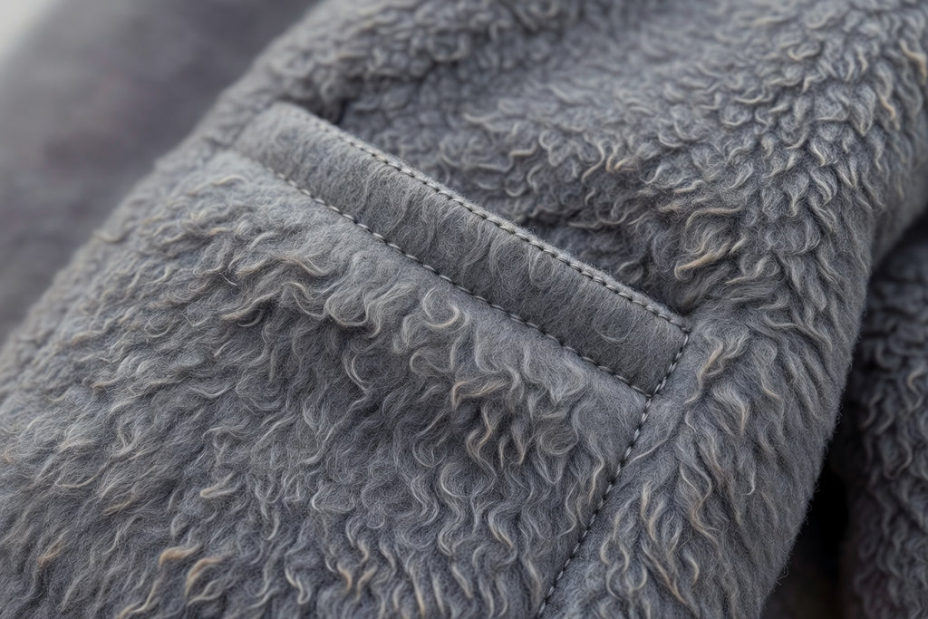 Chaqueta Gris Detail